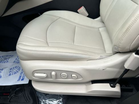 Used 2020 Buick Enclave Premium w/ Sun and Sites Package AWD/4WD image 13