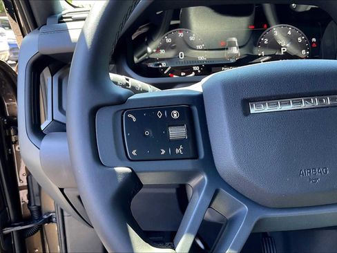 New 2025 Land Rover Defender 110 X-Dynamic SE image 17