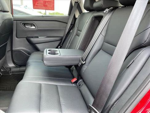 Used 2024 Nissan Rogue SV w/ SV Premium Package FWD image 13
