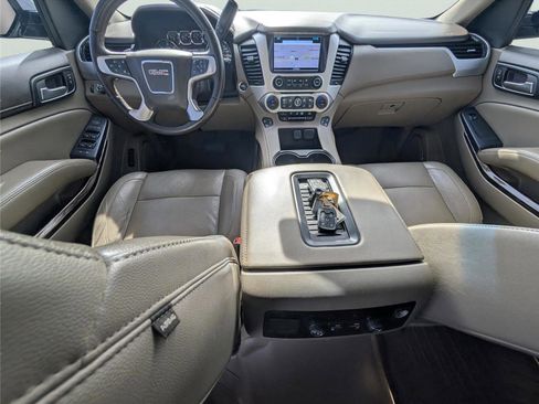 Used 2017 GMC Yukon SLT image 28