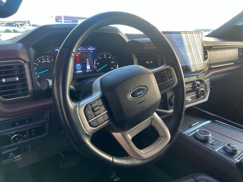 Used 2024 Ford Expedition Limited image 28
