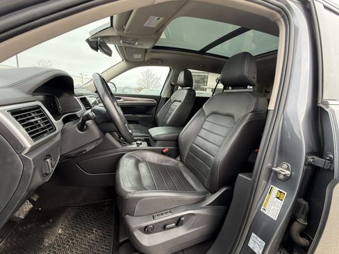Used 2019 Volkswagen Atlas SEL Premium image 11