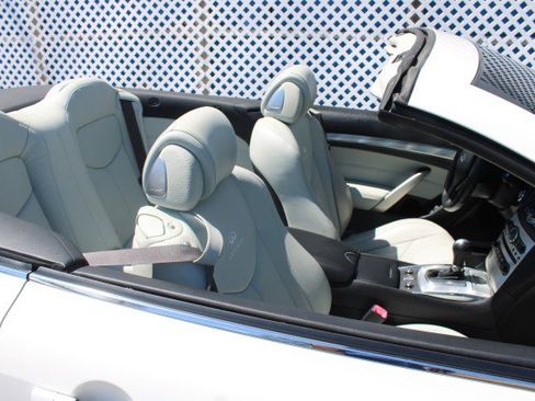 Used 2014 INFINITI Q60 Convertible w/ Premium Package RWD image 39