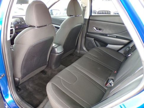 Used 2021 Hyundai Elantra SEL FWD image 14
