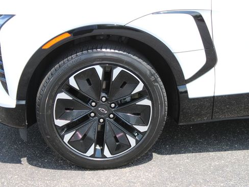 Used 2024 Chevrolet Blazer EV RS AWD/4WD image 11