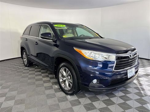 Used 2014 Toyota Highlander XLE image 1
