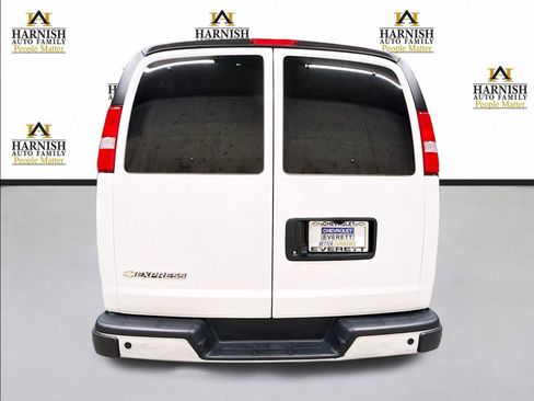 Used 2024 Chevrolet Express 3500 LT w/ LT Preferred Equipment Group RWD image 7