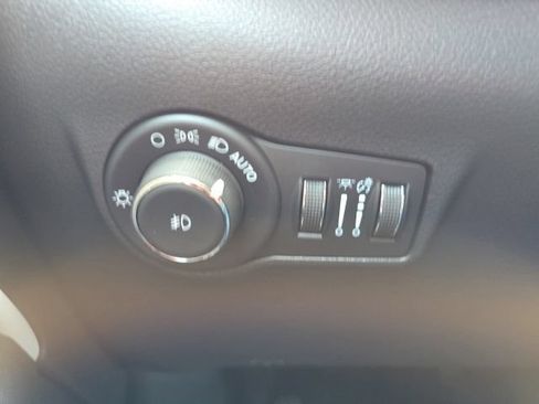 New 2026 Jeep Compass Limited w/ Sun, Sound & Navigation Group AWD/4WD image 11