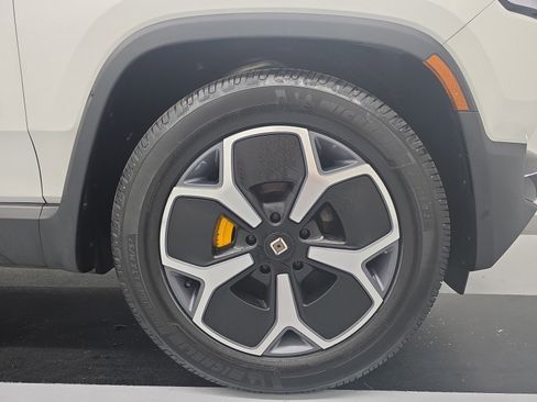 Used 2024 Rivian R1S Adventure image 11