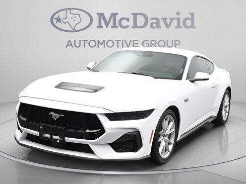Used 2025 Ford Mustang GT Premium RWD image 4
