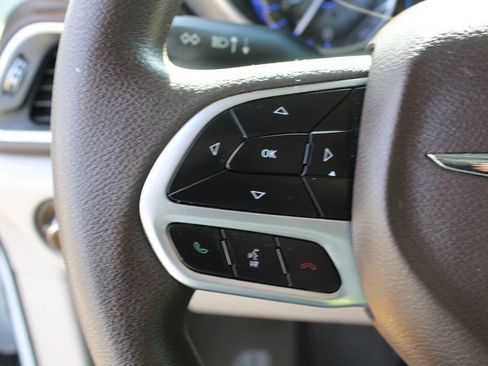 Used 2017 Chrysler Pacifica Touring Plus w/ Tire & Wheel Group image 91