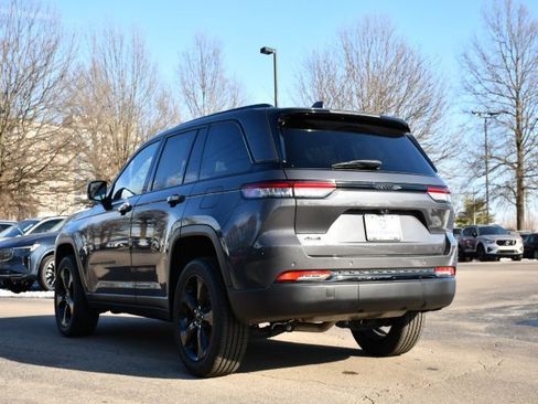 Used 2022 Jeep Grand Cherokee Altitude image 5