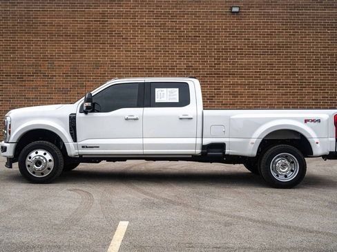Used 2025 Ford F450 Platinum w/ FX4 Off-Road Package AWD/4WD image 2