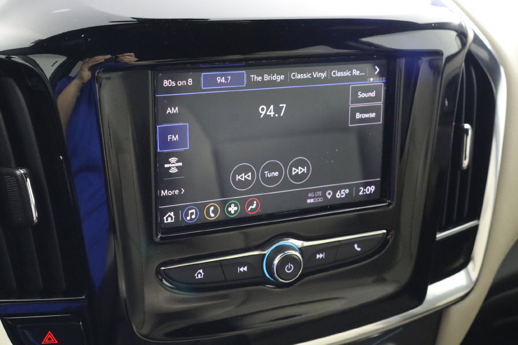 Used 2023 Chevrolet Traverse LS FWD image 34
