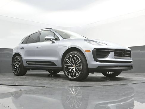 New 2026 Porsche Macan AWD/4WD image 40