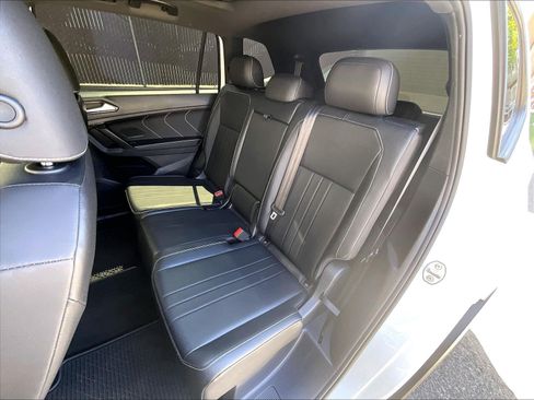 Certified 2023 Volkswagen Tiguan SE R-Line FWD image 24