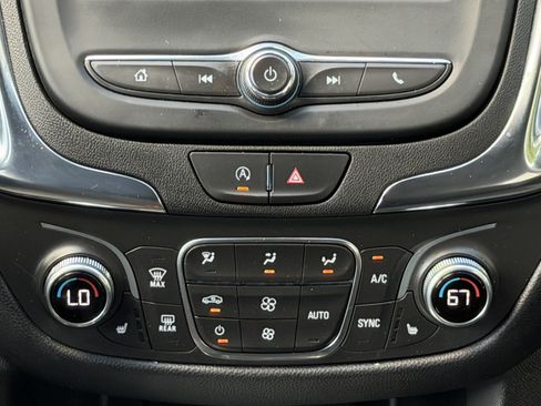 Used 2024 Chevrolet Equinox LT FWD image 23