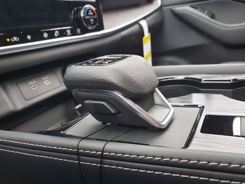 New 2026 Nissan Rogue Platinum AWD/4WD image 29