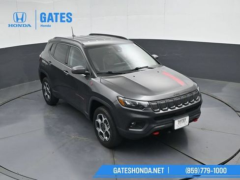 Used 2022 Jeep Compass Trailhawk w/ Trailhawk Convenience Group AWD/4WD image 45