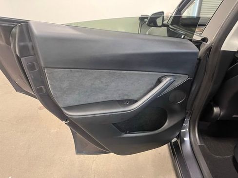 Used 2023 Tesla Model Y Long Range image 19