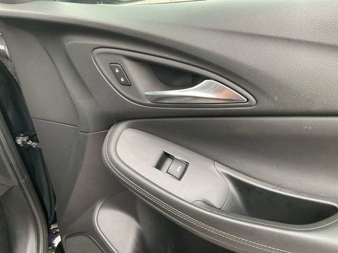 Used 2025 Buick Encore GX Preferred AWD/4WD image 16