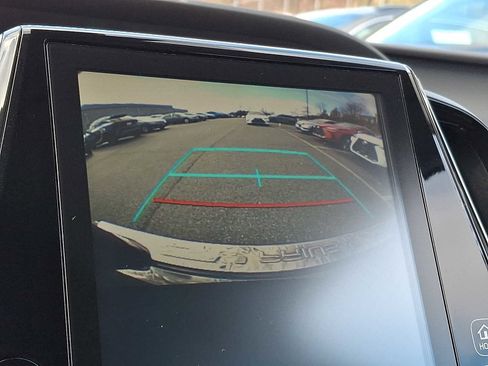 Used 2018 Toyota Prius Four Touring image 13