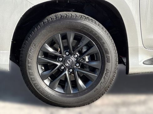 Used 2023 Lexus GX 460 Premium image 11