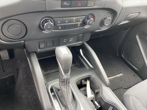 Used 2024 Nissan Frontier SV image 37