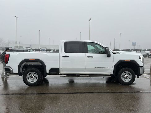 Used 2024 GMC Sierra 2500 Pro w/ Convenience Package image 11