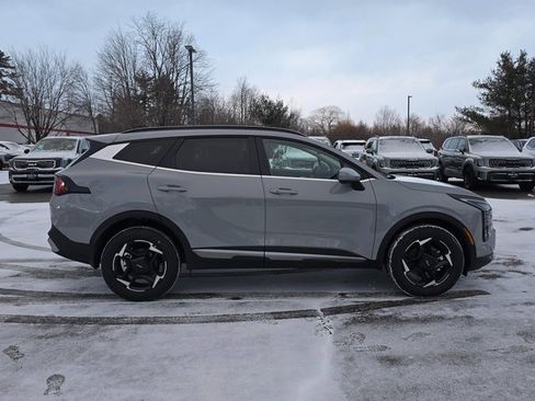 New 2026 Kia Sportage AWD Hybrid image 9