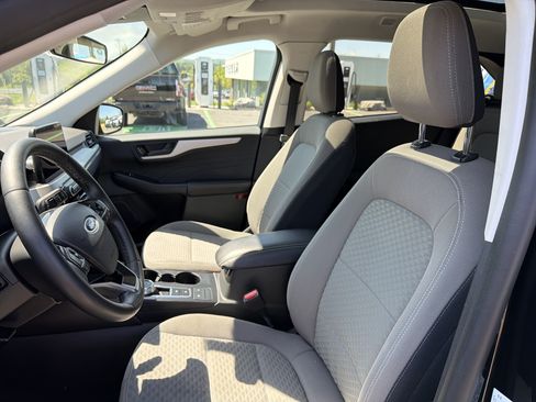 Used 2022 Ford Escape SE w/ SE Sport Appearance Package AWD/4WD image 10