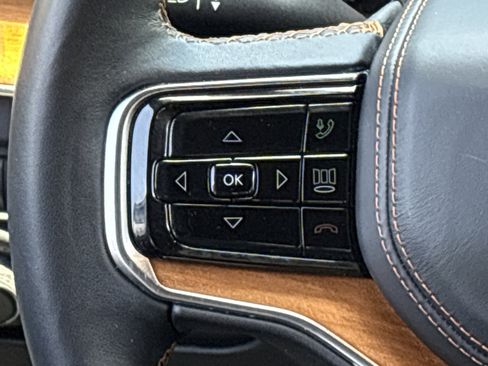 Used 2024 Jeep Grand Wagoneer Series III w/ Rear Seat Video Group 1 AWD/4WD image 23