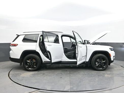 Used 2023 Jeep Grand Cherokee L Laredo image 65