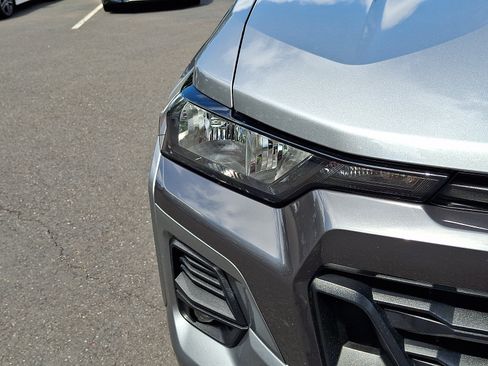 Used 2023 Chevrolet Colorado LT w/ LT Convenience Package II AWD/4WD image 9