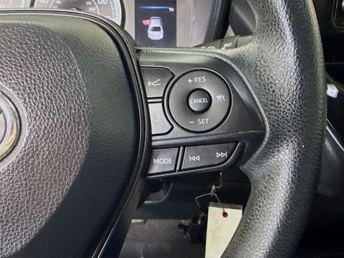 Used 2021 Toyota Corolla LE FWD image 15