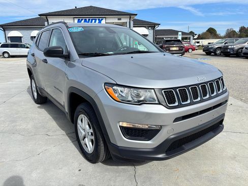 Used 2019 Jeep Compass Sport image 2