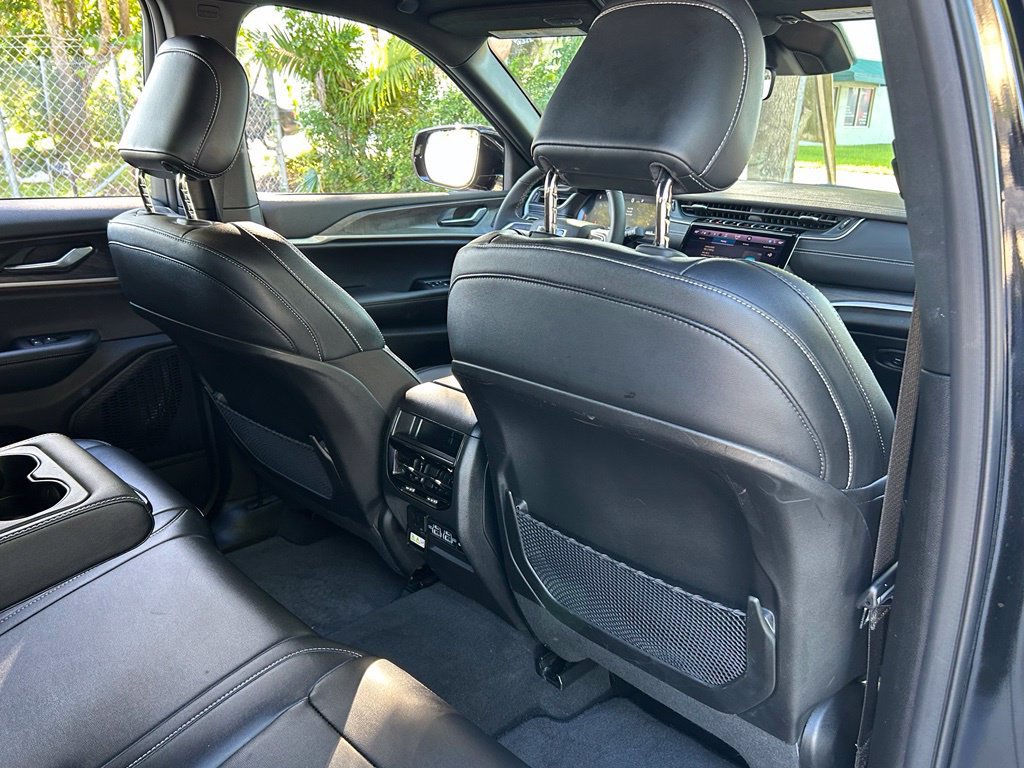 Certified 2025 Jeep Grand Cherokee Limited RWD image 43