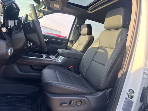 New 2026 GMC Sierra 2500 SLT w/ SLT Premium Package AWD/4WD image 17