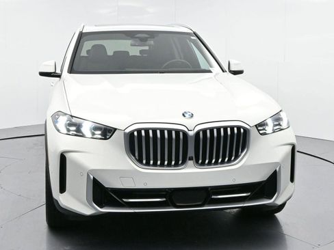 Used 2024 BMW X5 xDrive40i w/ Premium Package image 2