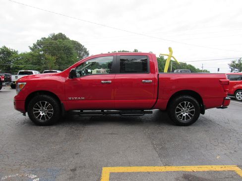 Used 2021 Nissan Titan SV w/ Accessory Utility Package image 5