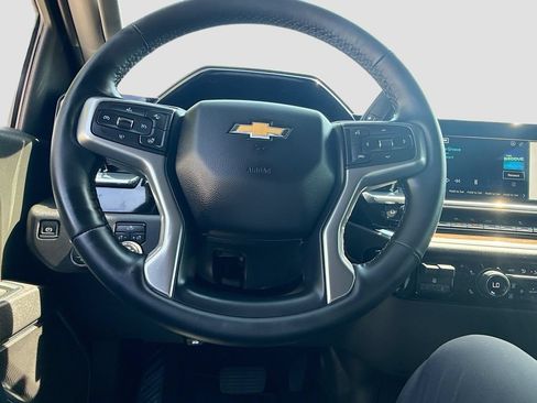 Used 2025 Chevrolet Silverado 1500 LT AWD/4WD image 12