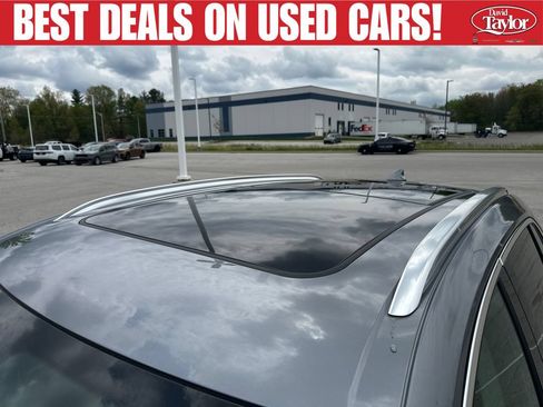 Used 2022 Buick Envision Avenir w/ Technology Package II FWD image 42