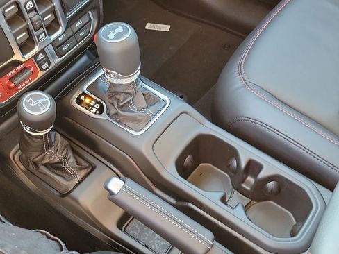 New 2026 Jeep Wrangler Unlimited Rubicon w/ Technology Group image 11