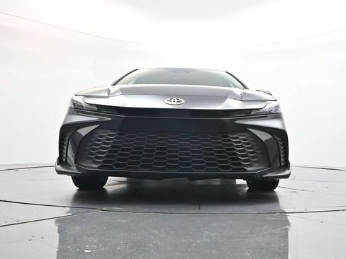 Used 2025 Toyota Camry SE FWD image 25