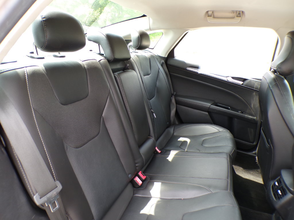 Used 2015 Ford Fusion Titanium FWD image 18