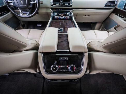 Used 2018 Lincoln Navigator L Reserve w/ Technology Package AWD/4WD image 25