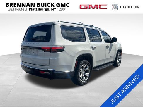 Used 2022 Jeep Wagoneer Series II AWD/4WD image 7