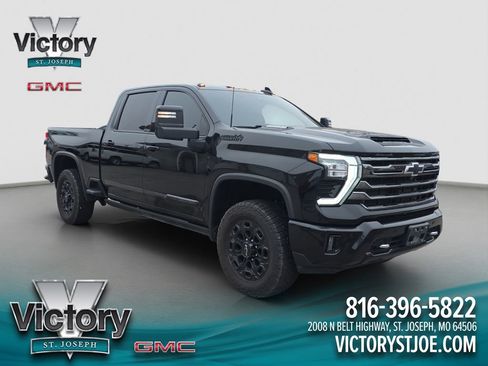 Used 2024 Chevrolet Silverado 3500 High Country w/ High Country Premium Package AWD/4WD image 1