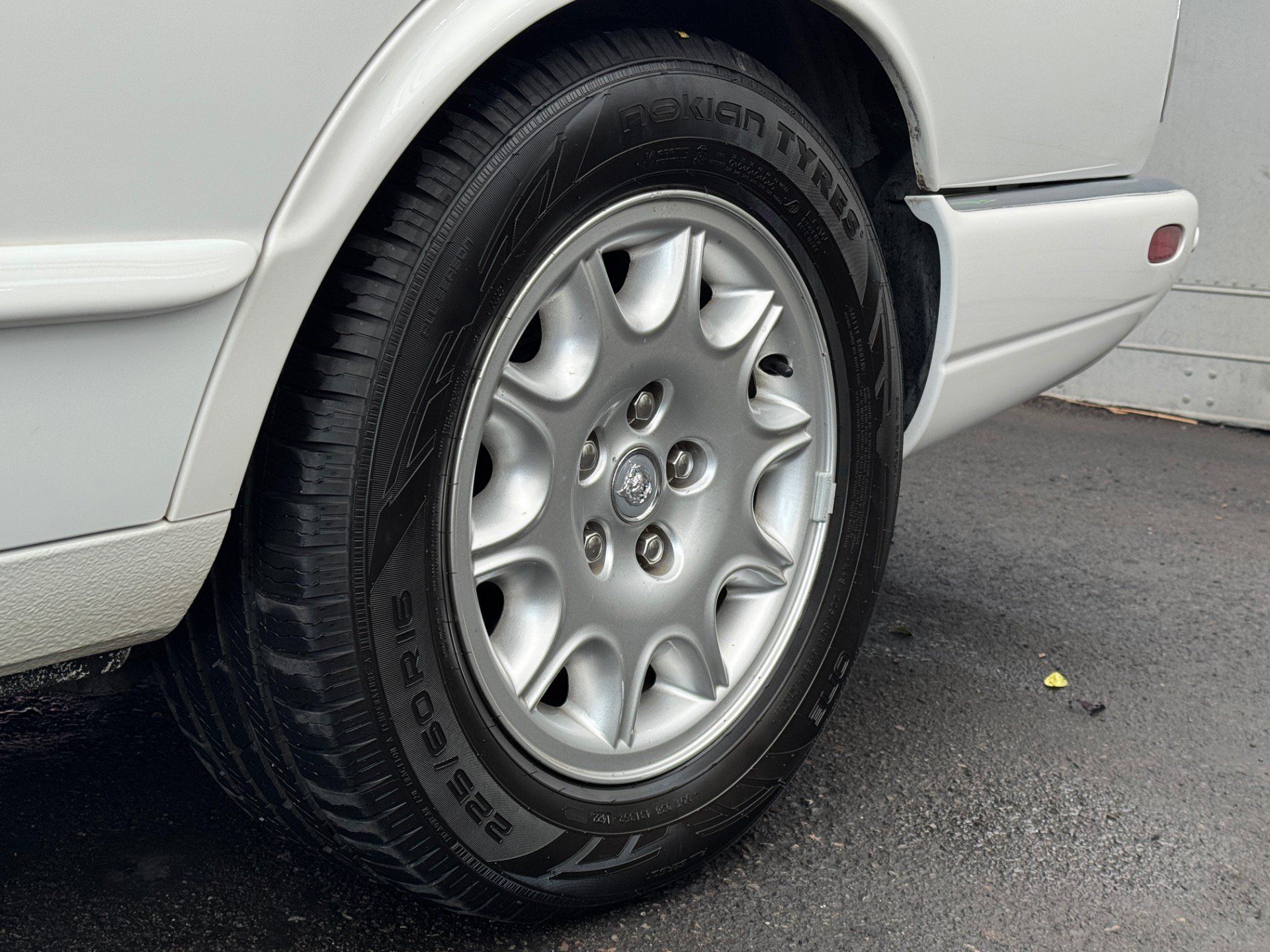 Used 2001 Jaguar XJ8 RWD image 54