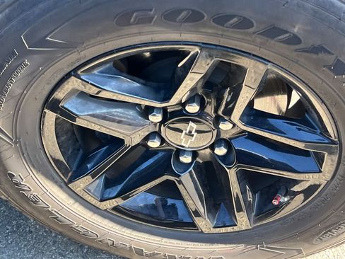 Used 2019 Chevrolet Silverado 1500 Custom Trail Boss w/ Custom Convenience Package AWD/4WD image 15